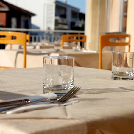 Hotel Alfa Anche In All Inclusive Rimini Kültér fotó