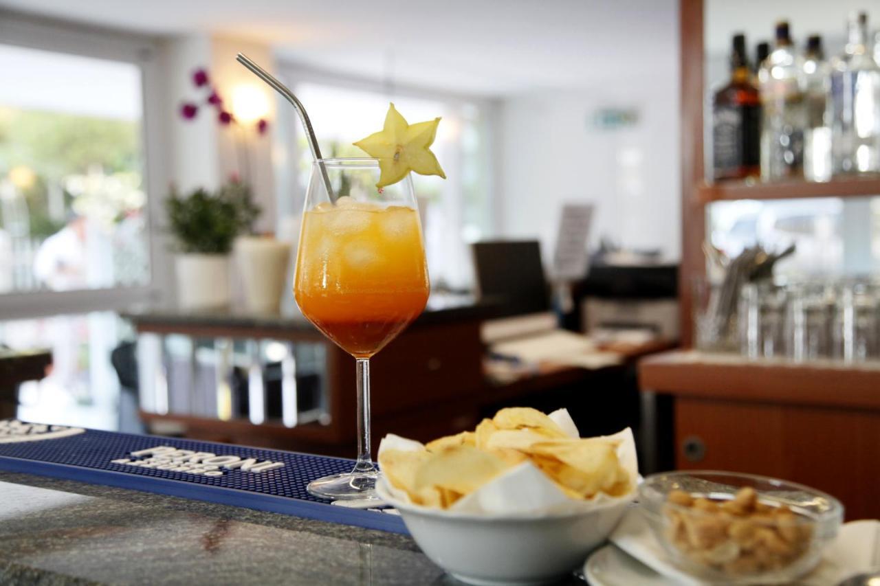 Hotel Alfa Anche In All Inclusive Rimini Kültér fotó